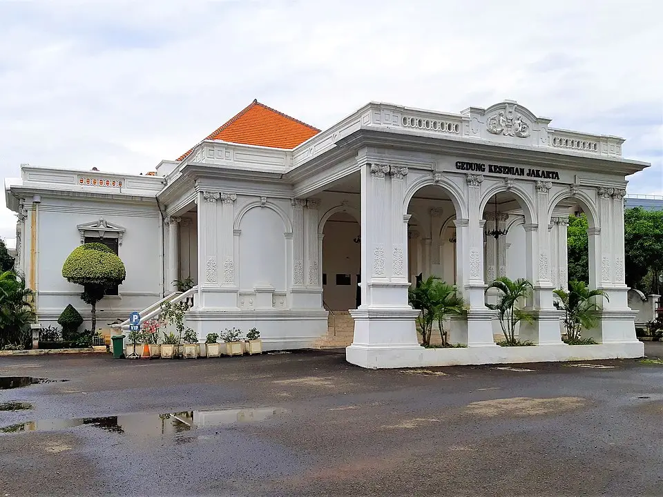 What Did the Reviews Say in General About Gedung Kesenian Jakarta