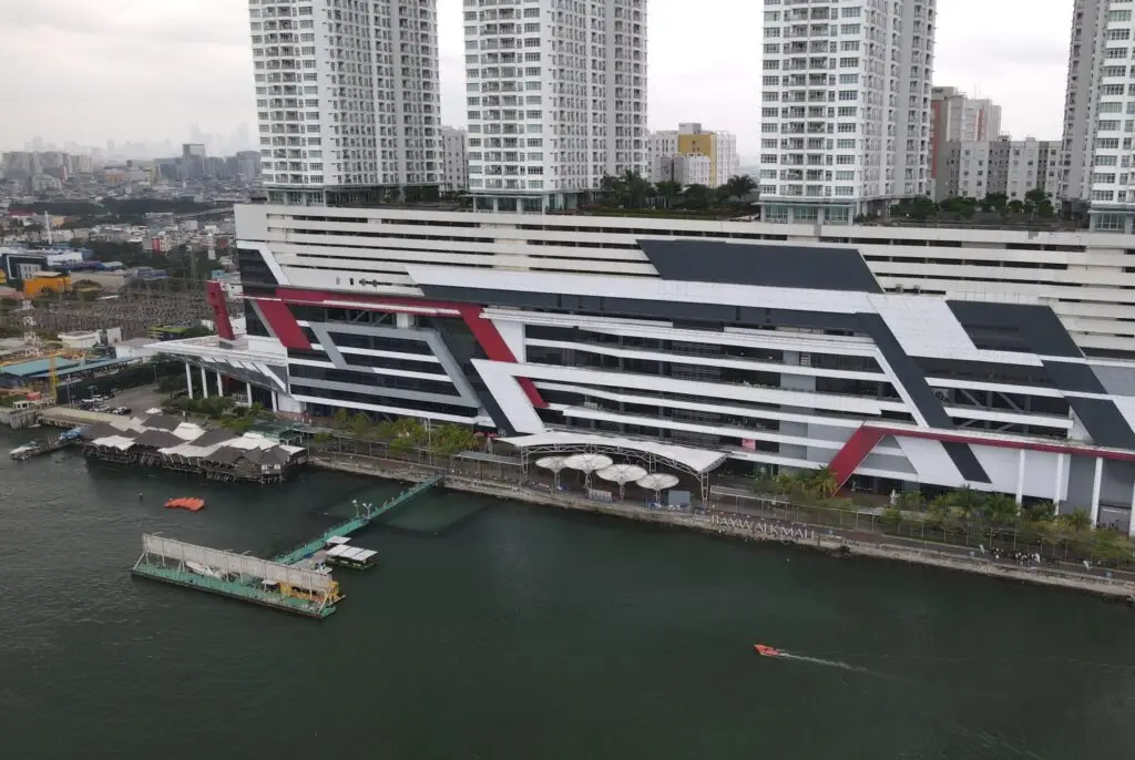 What Did the Reviews Say in General About Baywalk Pluit
