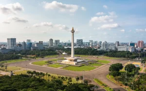 What Did the Reviews Say in General About Monas
