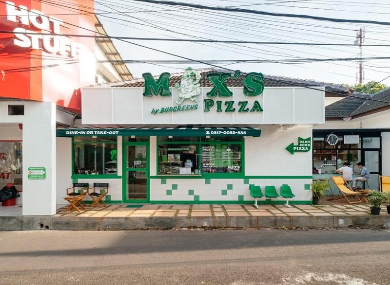 Max's Pizza storefront with green and white signage