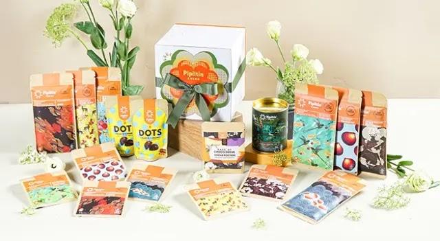 Colorful Pipiltin chocolate gift set with box